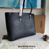 目を惹くカラー バーバリー トートバッグ スーパーコピー SM TOTE Bak78743