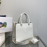 可愛いプラダ サフィアーノレザー ハンドバッグ コピー puw42400