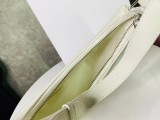 新作大人気 セリーヌ バゲットバッグ 偽物 ホワイトタン トリオンフ 193952BZJ