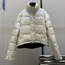超希少！ミュウミュウ スーパーコピー ロゴ ダウンジャケット ピンク myp08587