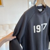 大人気！フィアオブゴッド ESSENTIALS 1977 ロゴ 長袖 Tシャツ 偽物 fiw95940