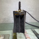 送料込フェンディ コピー ピーカブー アイシーユー ミディアム バッグ feg63149