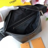 ★日本!!人気！フェンディ カーフレザー ベルトバッグ 偽物 feg92007