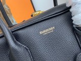 定番バーバリー ハンドバッグ 偽物 ミディアムレザーハーフキューブバッグ 80350551