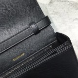 入手困難 バレンシアガ ショルダーバッグ カメラバッグ 偽物 baz40639