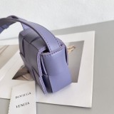 世界中で大人気♪ボッテガ ヴェネタ コピー カセット クロスボディ ミニ バッグ boz55280