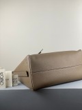 日本未入荷ロエベ ショルダーバッグ コピー ベルリンゴ グレインカーフ ラージ B702A19X06