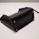 秋冬新作フェンディ ウェイ レザー バッグ 偽物 fep86505