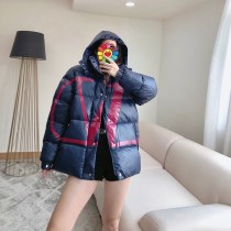 入手困難ヴァレンティノ モンクレール 偽物 ダウンジャケット ロゴ付 Vuq89110