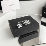 人気No1シャネル ピアス 偽物 メタル & ラムスキン cc カメリア sho81147