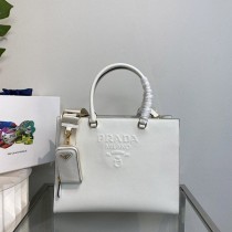 可愛いプラダ サフィアーノレザー ハンドバッグ コピー puw42400