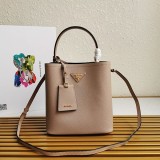 超話題!プラダ パニエ サフィアーノレザー バッグ ハンドバッグ 偽物 5色 1BA212 puh21745