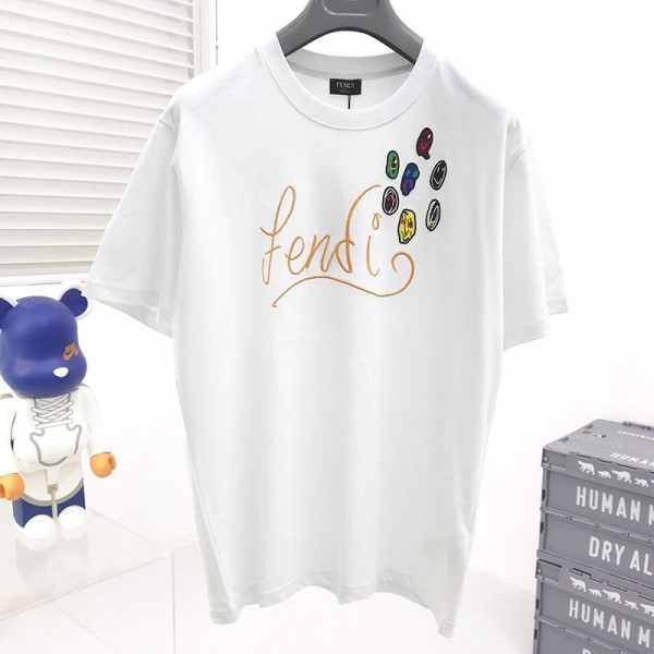 世界中で大人気♪フェンディ ROMA ロゴ クルーネック Tシャツ コピー fec93945