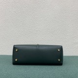 ☆超人気☆セリーヌ 16（セーズ） コピー ミディアム ショルダーバッグ グリーン【3サイズ】 Cem85504