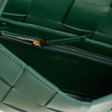 ボッテガヴェネタ カセット 偽物 レザー ショルダーバッグ 2色 578004VMAY13035
