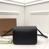 関送込♪バーバリー☆フルグレインレザーメッセンジャーバッグ コピー Bax96063