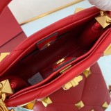 《大人気》ヴァレンティノ ハンドバッグ 偽物 ROMAN STUD QUILTED Vuj81781