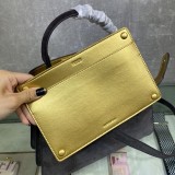 送料込フェンディ コピー ピーカブー アイシーユー ミディアム バッグ feg63149