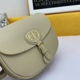 ディオール BOBBY ミディアムバッグ コピーボックスカーフスキン M9319UMOL_M39U