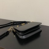 世界中で大人気♪フェンディ 偽物 タッチ レザー バッグ fej51286