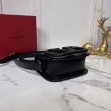 セール新作ヴァレンティノ ショルダーバッグ コピー Vロゴ SUPERVEE レザー クロスボディバッグ Vuq38167