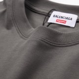 バレンシアガ シュプリーム コラボ 偽物 ロゴ Tシャツ bau82062
