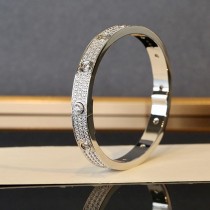 カルティエ LOVE パヴェダイヤモンド ブレスレット 偽物 kax52757