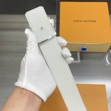 秋冬新作ルイヴィトン ベルト コピー サンチュール・LVイニシャル 40MM リバーシブル vui25355