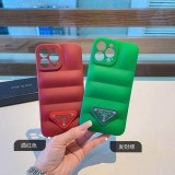 ★日本!!人気！プラダ トライアングルロ iPhone12/13/proケースコピー pua03623
