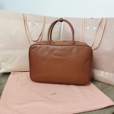 激安価格！ミュウミュウ レザー トップハンドルバッグ スーパーコピー myc72537
