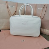 売上総額１位！ミュウミュウ レザー トップハンドルバッグ コピー myl55586