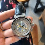人気急上昇 ルイヴィトン 時計 偽物 タンブール ストリート ダイバー 39mm vuy15520
