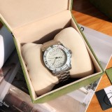 秋冬新作人気のデザイン★グッチ ダイヴ メンズウォッチ 偽物 40mm guw19080