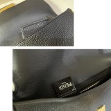 激安価格！フェンディ マイクロ フラット バゲット レザー バッグ 偽物 fed13953