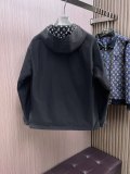 LV公式サイトでも同型で!両面のルイヴィトン​スーパー ​ジャケットを着て新しいモデルの男の人を開きます525 ss秋、元の完全なハイエンドのバージョン単三標M00618