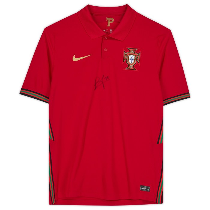 Bruno Fernandes Portugal National Team Fanatics Authentic Autographed Nike 2020-2021 Home Jersey - Front Signed