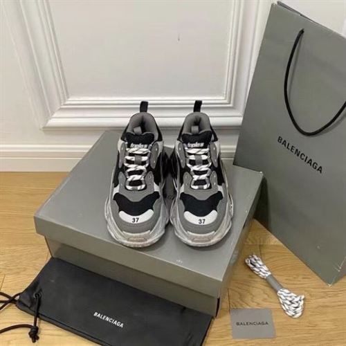 BALENCIAGA TRIPLE S GREY BLACK – BLA059