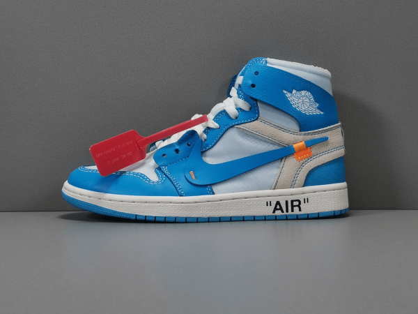 OFF-White x Jordan1 Retro OG”UNC”