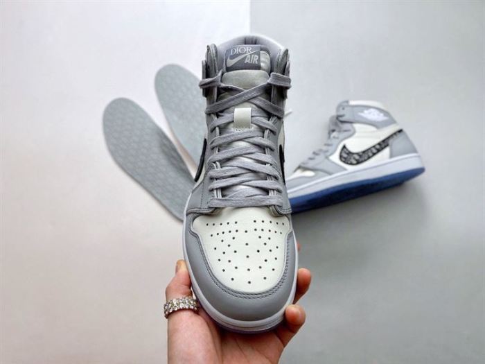 DIOR AIR JORDAN 1 HIGH OG – DO061