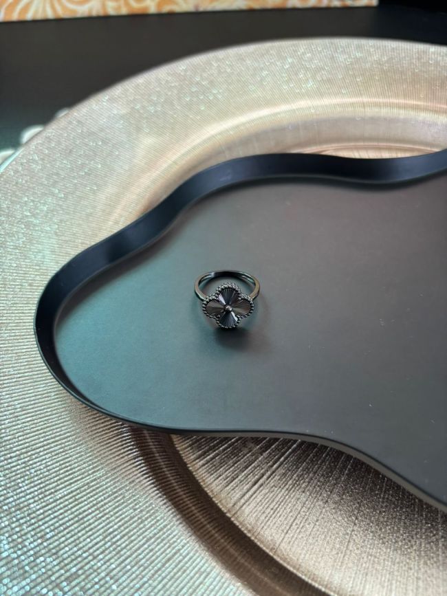 Anello Van Cleef