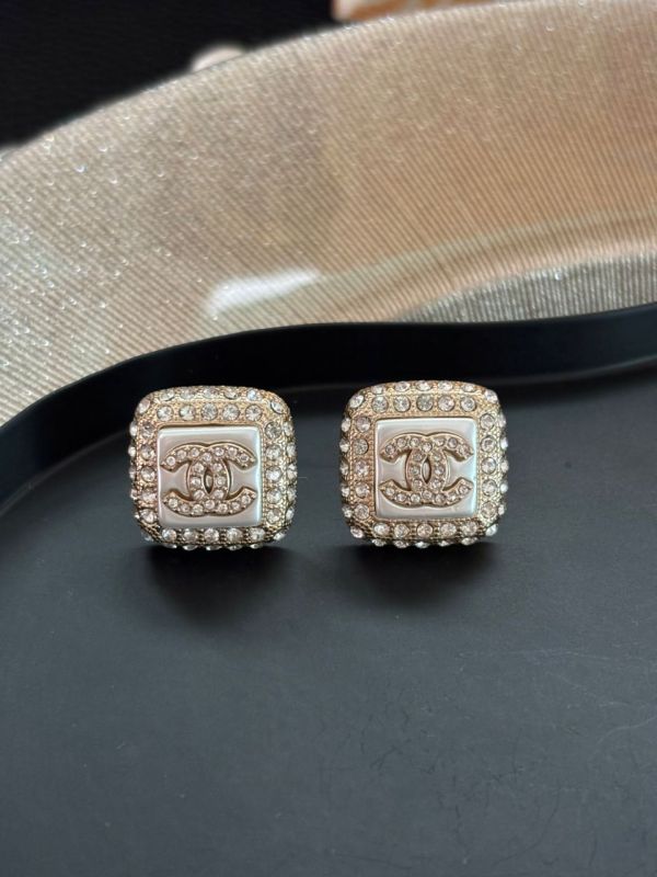  Orecchini Chanel