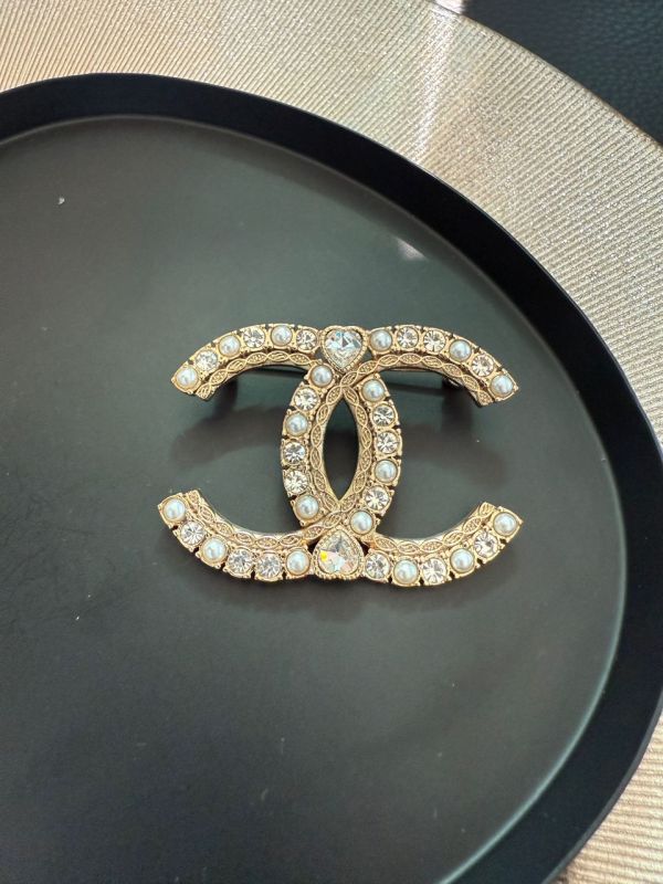Spilla Chanel