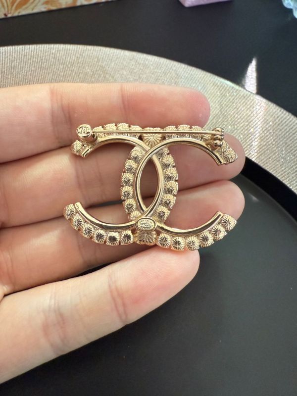 Spilla Chanel
