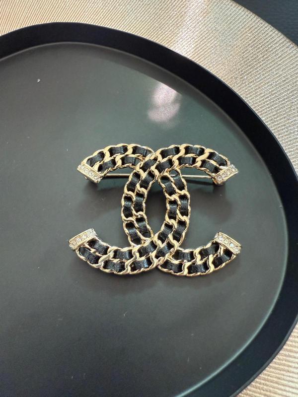 Spilla Chanel