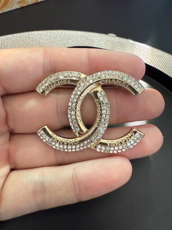Spilla Chanel
