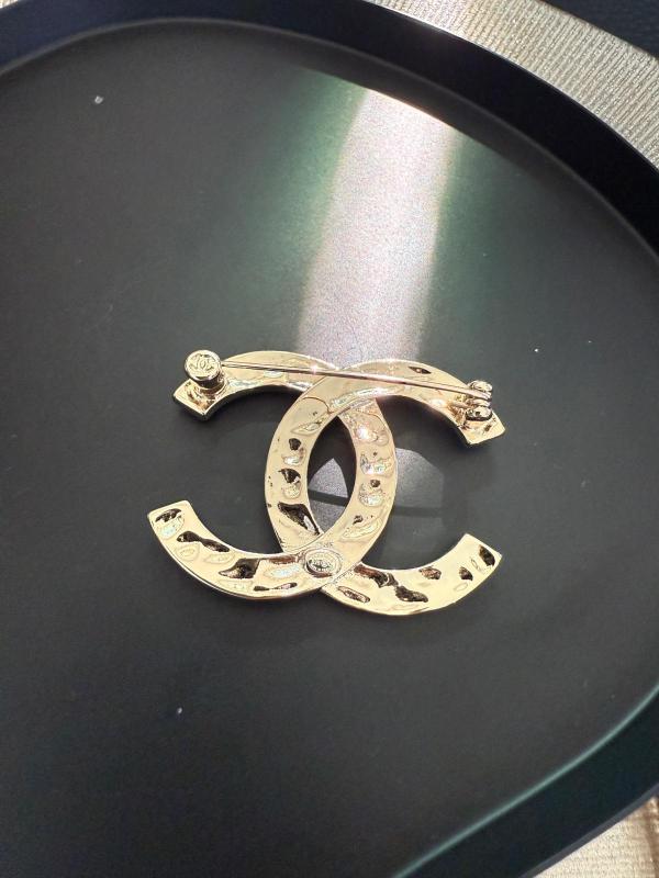 Spilla Chanel