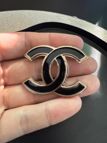 Spilla Chanel