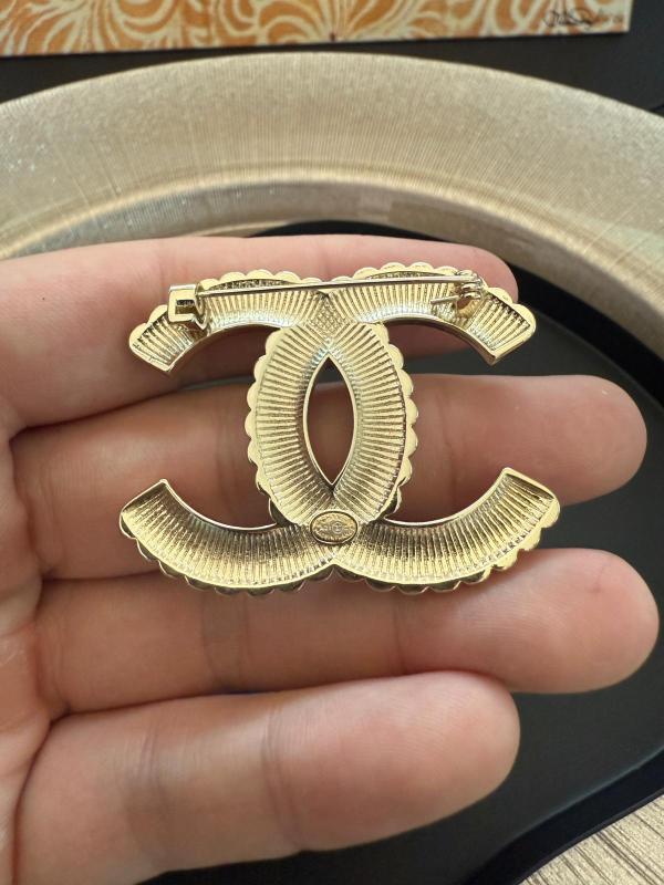 Spilla Chanel