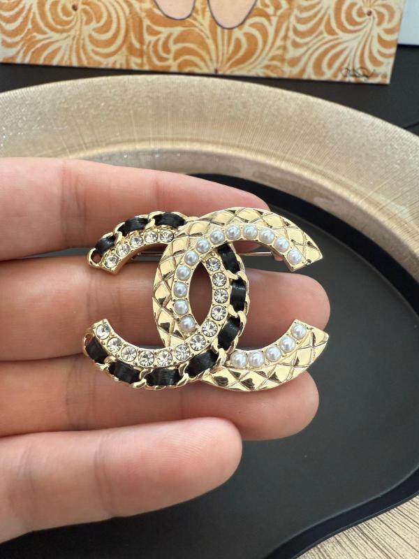 Spilla Chanel