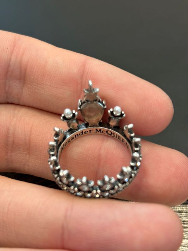 Anello McQueen